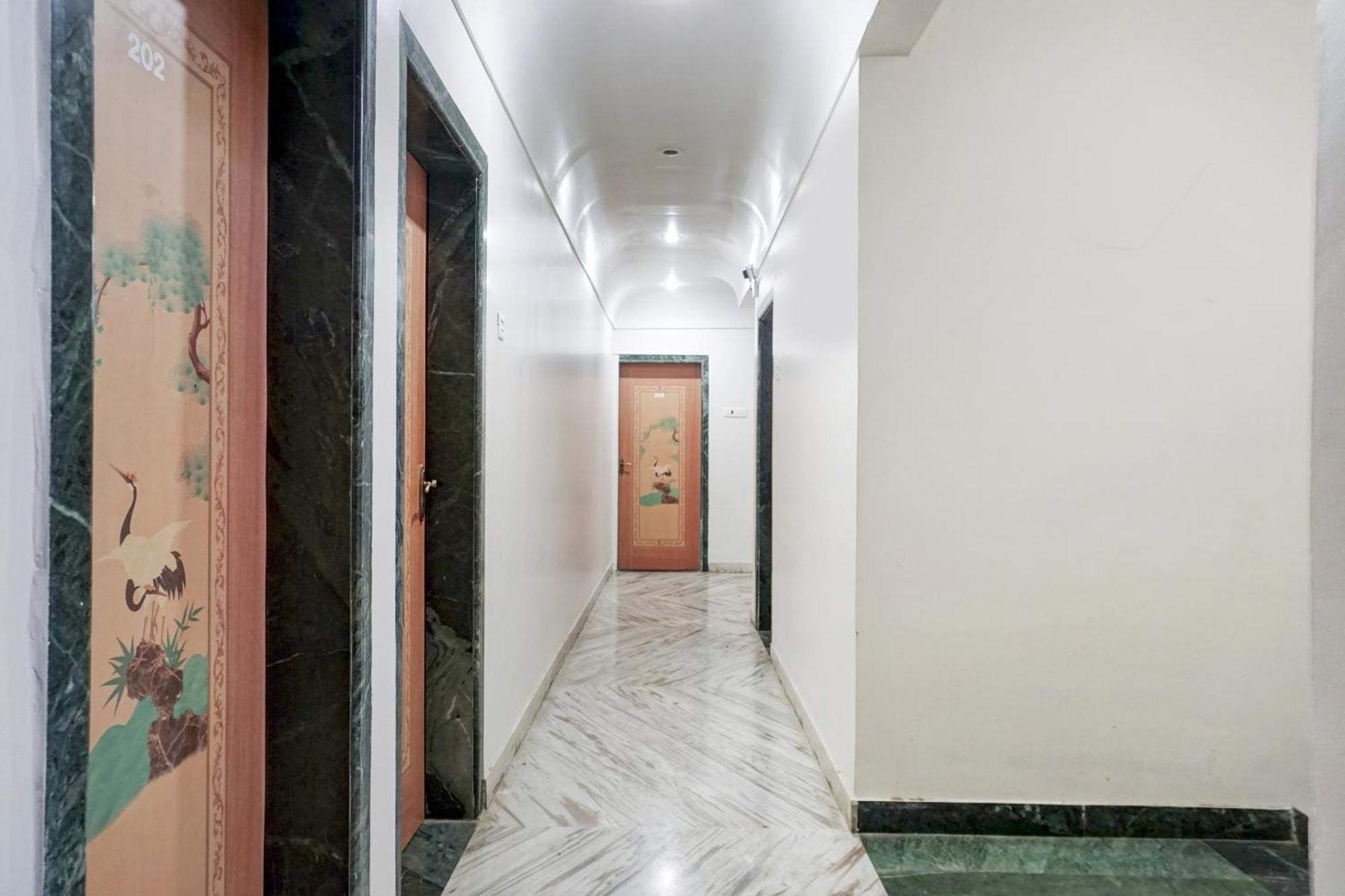 فندق Collection O Shreya Talegaon Dabhade المظهر الخارجي الصورة